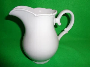 Jarra de zumo/leche 0,75 litros Victoria blanca 18 cm  - Imagen 1 de 1