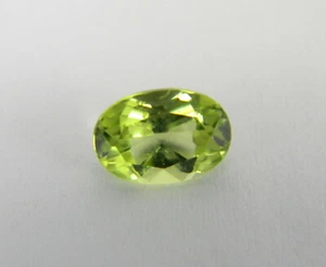 .875 Carats Natural Green Arizona Peridot Faceted Gemstone Oval PRT79 - Picture 1 of 2