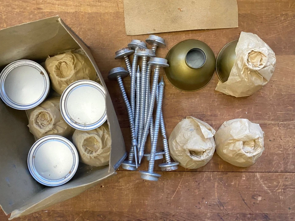 Estuche antiguo/de colección de 10 latas de aceite de engrasador NOS Deadstock EAGLE, hecho en EE. UU. Foto 1 de 4