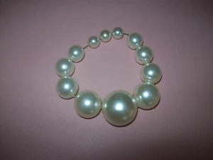 Ladies Costume Jewellery - Chunky Bracelet - Graduated Beading/Pearl Effect - Picture 1 of 4