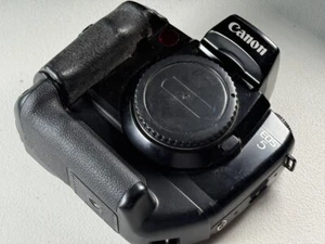 Cámara Canon EOS 5 35 mm película SLR + cuerpo de trabajo probado con agarre - Imagen 1 de 13