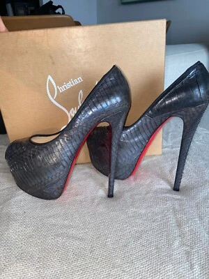 AUTH CHRISTIAN LOUBOUTIN HIGHNESS PUMP HEELS 38 1/2 - Image 1 of 4