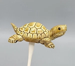Lot of 6 Plastic Turtle Cake Cupcake Decorations Plastic Picks Hors D'oeuvre Vtg - Picture 1 of 6