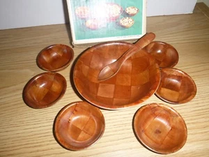 Vintage Lego Import Wood Peanut Bowl 8-Piece Set / Made of Genuine Tsubaki Wood. - Picture 1 of 9