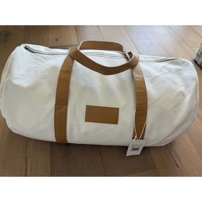 New Cozy Earth All Season Bamboo Comforter Standard Fill Queen Duvet Comforter - Image 1 of 2