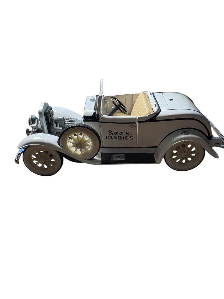 ERTL VINTAGE 1930 SEE'S CANDIES BLANCO Y NEGRO FORD MODELO A DIECAST ROADSTER CAR Foto 1 de 4