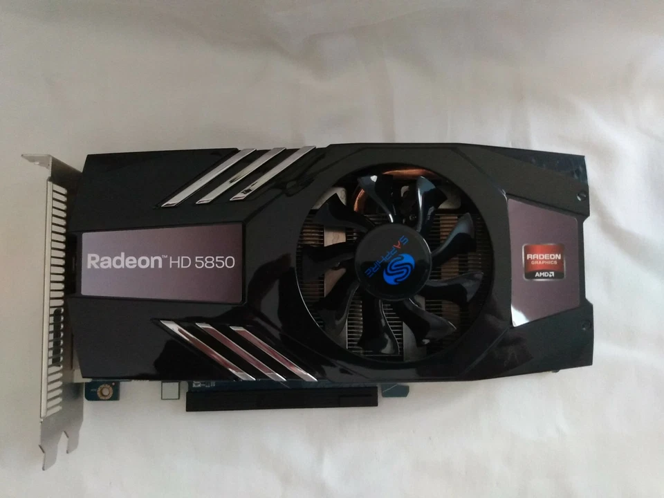 ATI Sapphire Radeon HD 5850 XTREME 1 GB GDDR5 HDMI/DVI/DP Foto 1 de 4