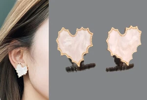 Ohrclips Ohrringe Herz Metall Emaille Design Gold/Rosa Perlmutt 25 mm - Bild 1 von 1