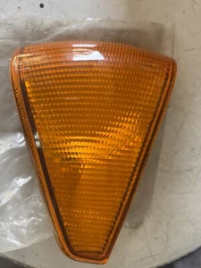 FORD FALCON XE FAIRMONT RIGHT RHF CORNER INDICATOR LIGHT - Picture 1 of 5
