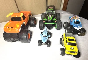 Monster Jam Hot Wheels Monstertruck Konvolut 5 Stück El Toro Loco Grave Digger - Bild 1 von 2