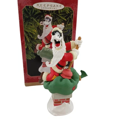 Hallmark Keepsake Christmas Ornament Goofy as Santa's Helper Mickey & Co. Boxed - Image 1 of 4