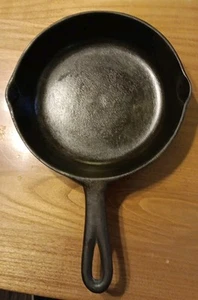 Vintage Cast Iron Dual Pour Spout Skillet With Heat Ring 5 L Poss. Griswold - Picture 1 of 5