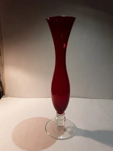 Vintage Ruby Red bud vase. - Picture 1 of 6