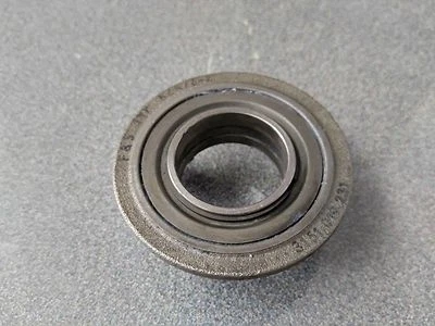 EXCELLENT USED ORIGINAL PORSCHE 911 914-6 SPORTOMATIC CLUTCH THROW OUT BEARING - Image 1 of 3