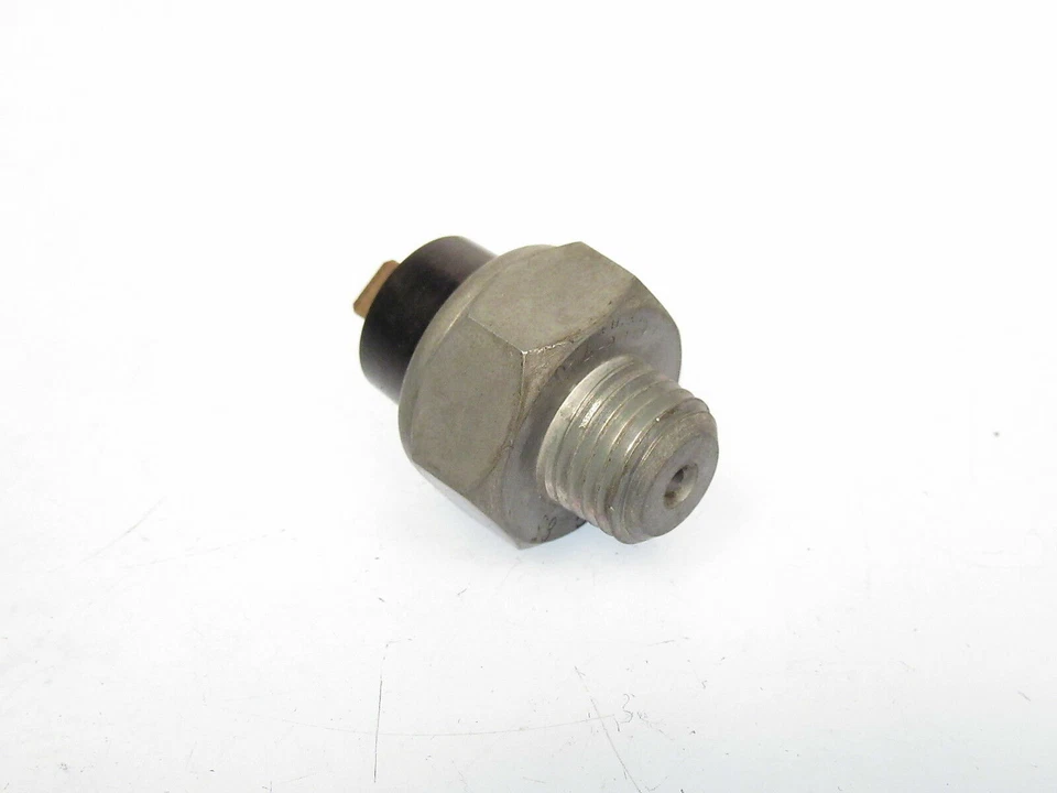 油压开关适用于 Simca 1000 & 1204 全新 Beck 品牌 111.023 — 第 1/2 张图片