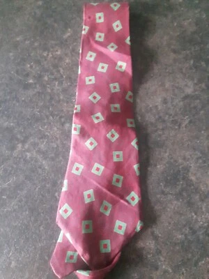 Corbata geométrica Perry Ellis longitud 56" 3" ancho 100% seda Foto 1 de 3