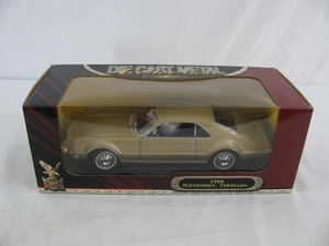 Road Signature Diecast 1/18 Scale Gold 1966 Oldsmobile Toronado Model Car Read! - Picture 1 of 22