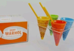 Andy Warhol Servizio Gelato Coni, Cucchiai e Vassoio Fantastico in Plastica NUOVO NUOVO CON SCATOLA - Foto 1 di 3