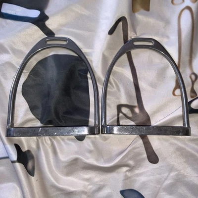 Estribos METALAB - Acero inoxidable - Tamaño adulto 4-3/4 - ¡GENIAL!  Inglés/Dressage Foto 1 de 4