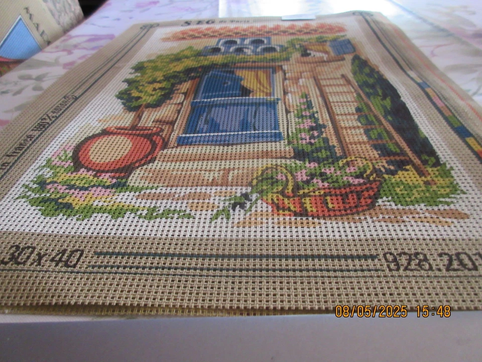 canevas neuf  présente un paysage - Photo 1/1