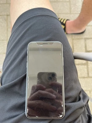 Apple iPhone XS - 64GB - Argento (Sbloccato) - Immagine 1 di 4