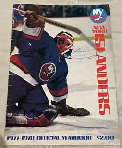 1977-78 New York Islanders Yearbook signed by 11! Bossy Trottier Potvin Gillies+ - Picture 1 of 12