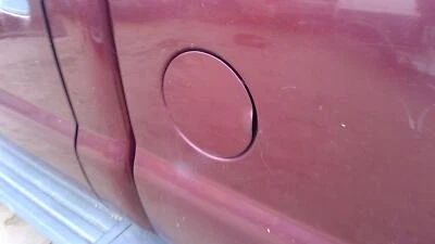 Puerta del tanque de combustible F350 Super Duty 2006-10 con bisagra tapa de gas relleno OEM rojo oscuro Jm Foto 1 de 4