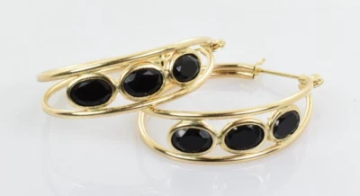 Серьги-кольца из желтого золота 14 карат с акцентом на оникс - Изображение 1 из 4