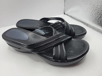 Босоножки COLE HAAN Air черные лакированная кожа на танкетке D24139 женские размер 7B горки - Изображение 1 из 4