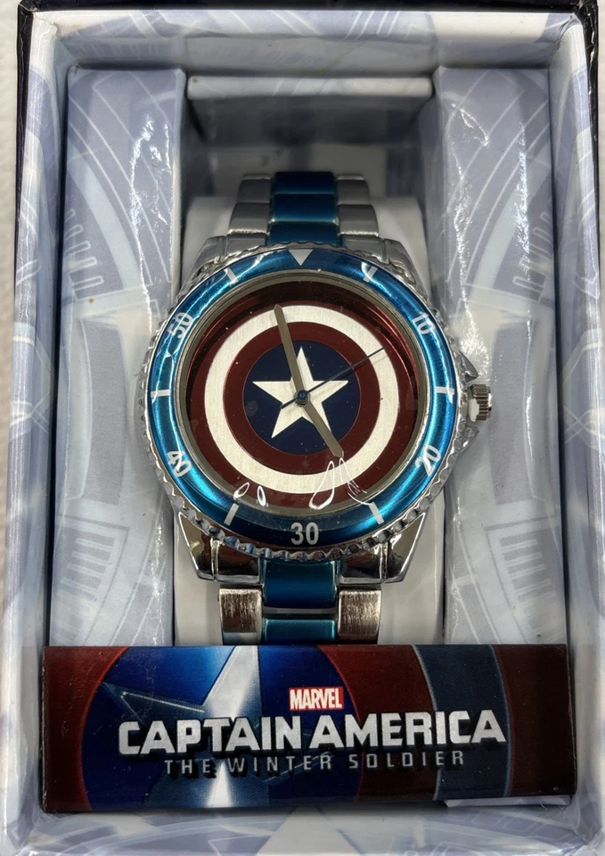 Nuevo en caja Reloj Marvel Comics Capitán América Winter Soldier Accutime Foto 1 de 4
