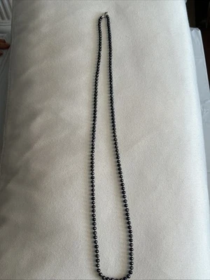 48 en perlas genuinas muertas color tahití. Cierre y diamantes genuinos de oro blanco Foto 1 de 3