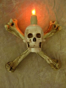 Applique da parete in osso di omero teschio, oggetto di scena Halloween, teschi - Foto 1 di 5