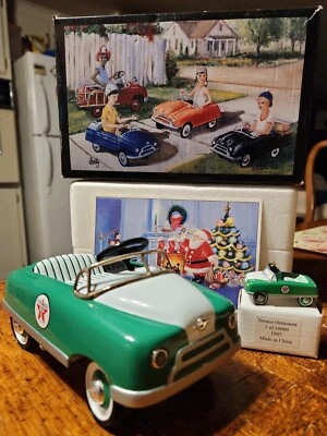 Crown Premiums Texaco 1948 1997 BMC coche a pedales con juego de adornos navideños a juego Foto 1 de 4