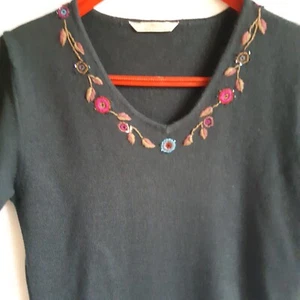 Pullover M&S verde azulado oscuro bordado cuello en V mezcla de lana UK10 oficina viaje - Imagen 1 de 15