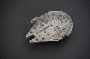 Vehículo fundido a presión The Millennium Falcon de colección Star Wars 2004 - Imagen 1 de 4