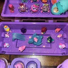 Hatchimals CollEGGtibles Purple Playset Carry Case Lot with Figures