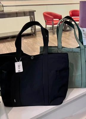 NWT Lululemon Large 20L Tote Bag Daily Multi Pocket Gym Travel Shoulder - Image 1 of 4