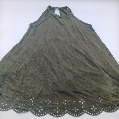 Top Alya para mujer pequeño verde sin mangas diseño recortado Foto 1 de 4