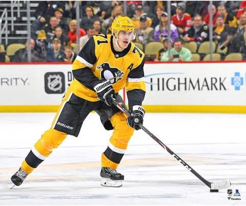 Evgeni Malkin Pittsburgh Penguins Unsigned Alternate Jersey Skating 20x24 Photo Cover