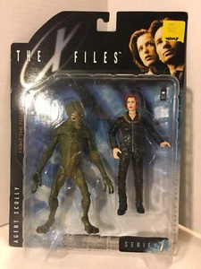 AGENT SCULLY- The X-Files- Fight the Future Series 1- McFarlane Toys 1998- NEW - Picture 1 of 1