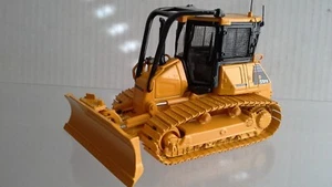 KOMATSU D51PX CRAWLER DOZER with Winch & Limb Risers by 1st Gear 1:50 scale NIB - Picture 1 of 10