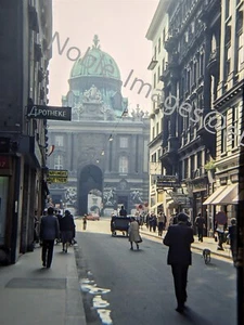 1979 Hofburg Street Scene Shops Vienna Austria Kodachrome Generic Slide - Picture 1 of 3