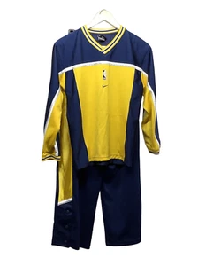Boy’s Nike 2 Piece Track Set - Picture 1 of 13