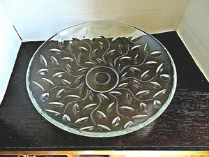 * 13" Stunning Vintage Crystal Centerpiece Bowl with Cut Leaf and Branch Pattern - Picture 1 of 5
