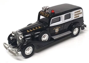 Matchbox DYM38021 - 1933 Cadillac Salt Lake City Police Dept. - Black/White - Picture 1 of 6