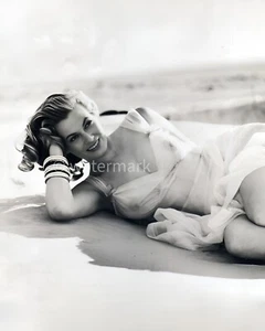 Anita Ekberg 8x10 Photograph – A Glamorous Icon of 1950s Hollywood - Picture 1 of 1