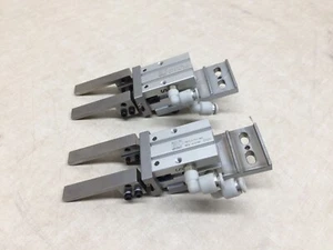Lot of 2 SMC MHZ2-16D Pneumatic Parallel Style Gripper MHZ 6mm Stroke Cylinder - Picture 1 of 13