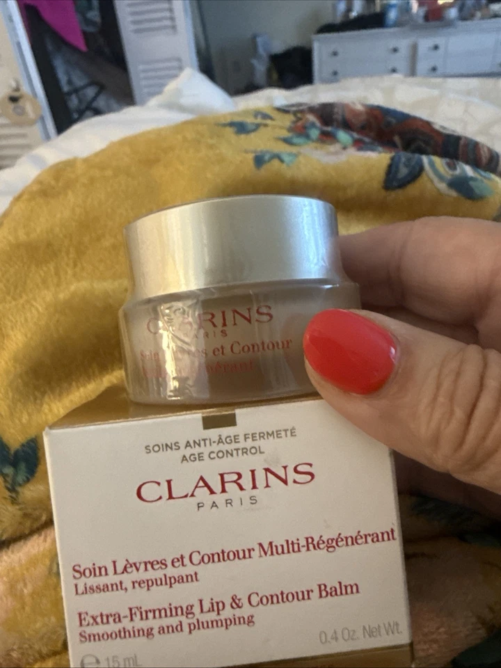 Clarins Bálsamo Labial y Contorno Extra Reafirmante Suavizante Relleno .5 OZ Sellado Foto 1 de 4