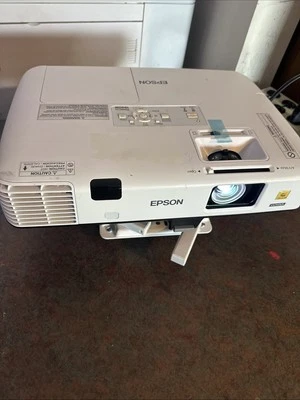 Epson PowerLite 1940W 3LCD WXGA Projector 4200 Lumens 938 Lamp Hours Tested - Image 1 of 4