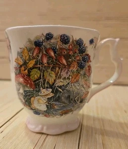 Taza de té Brambly Hedge Autumn Beaker Royal Doulton Jill Barkley 1983 Mouse - Imagen 1 de 8